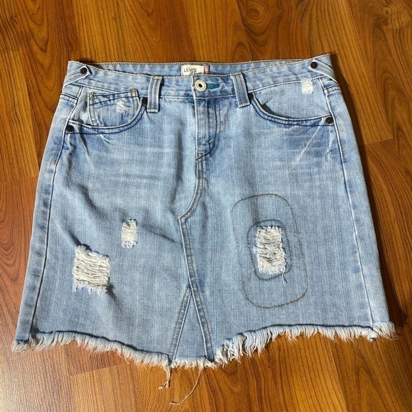 Levi's Dresses & Skirts - LEVI’S retro blue jean denim frayed hem skirt distressed patch back pockets 11